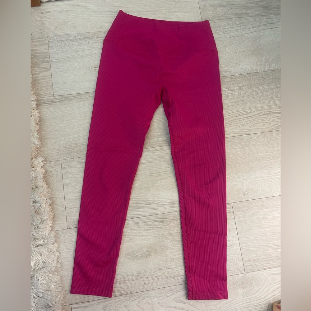 ALO RIBBED LEGGINGS WORN ONCE